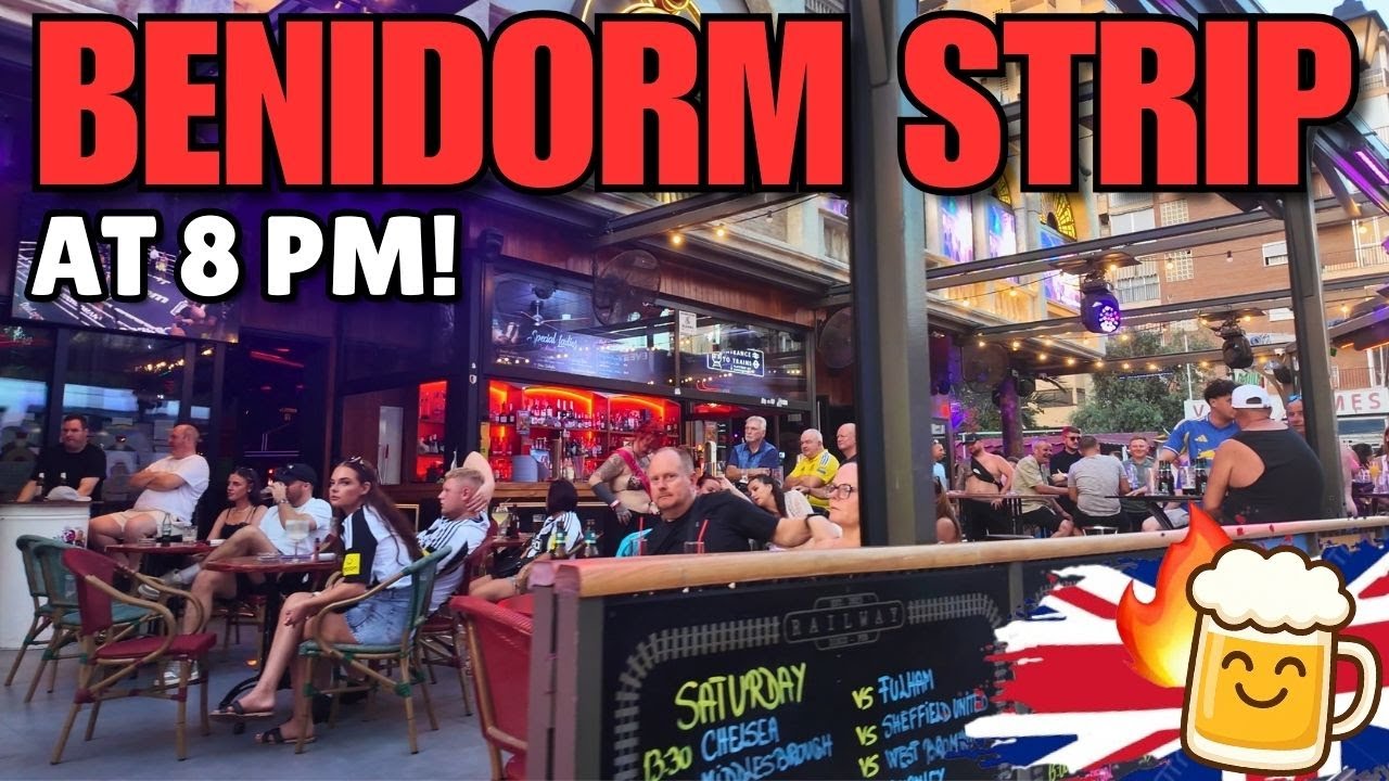 Benidorm STRIP at 8PM is AMAZING! 🍺🇬🇧 Bars, Beers & Happy Tourists!