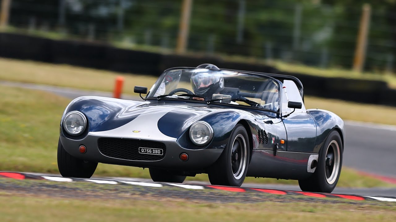 Fisher fury lap of Cadwell park.