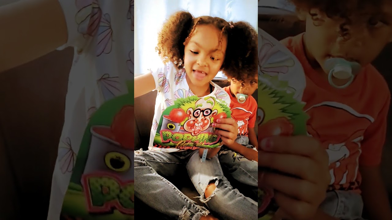 zure knettersnoep van drsour uittesten! #drsour #popping #poppingcandy #candy candybar #shorts