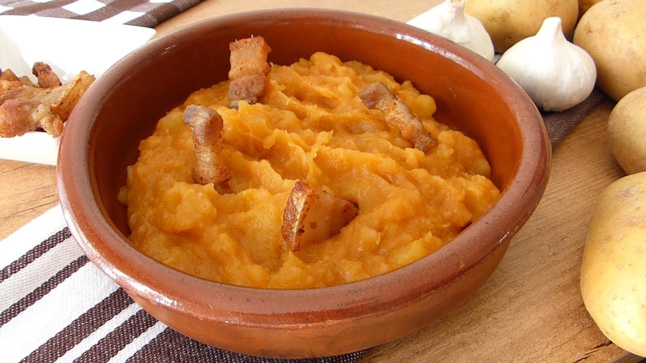 PATATAS REVOLCONAS O PATATAS MENEAS