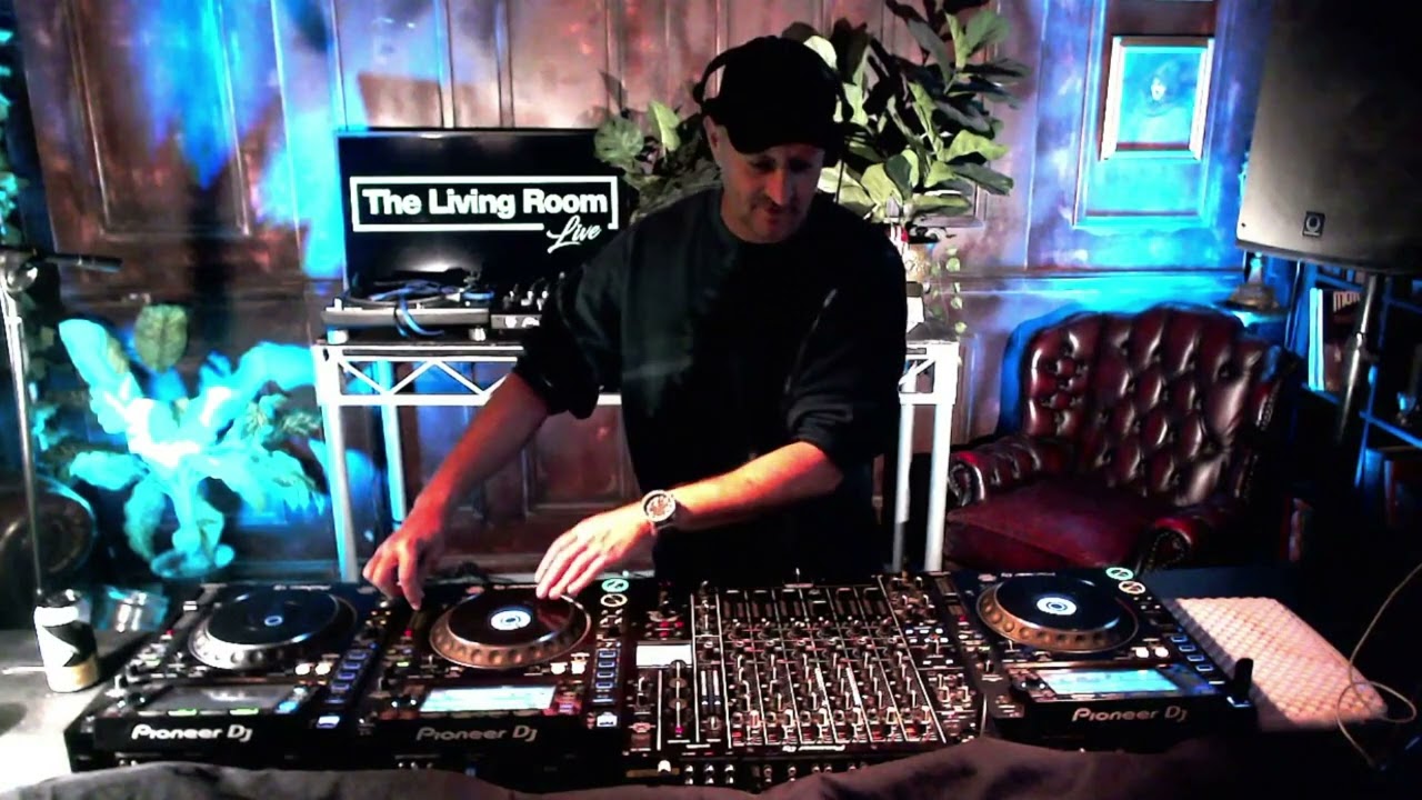 Robbie Lowe @ The Living Room, Sydney - House // Deep House // Progressive House // Techno // Mix