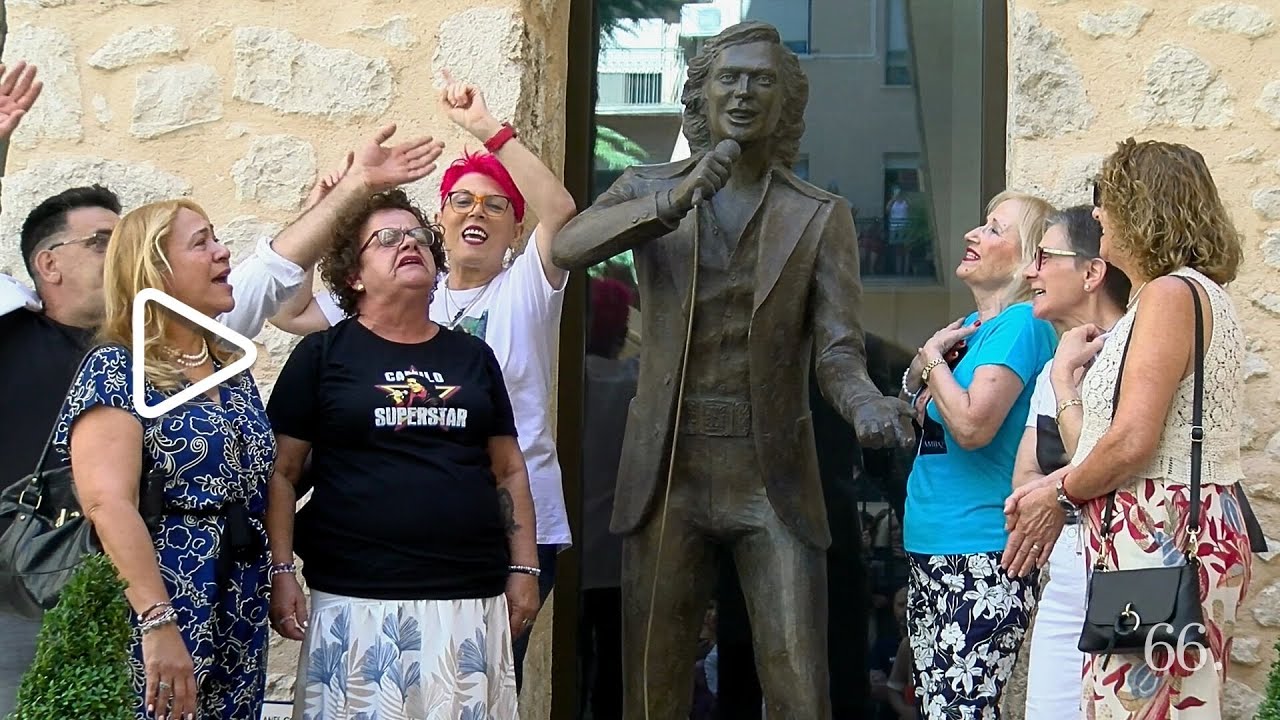 Queda inaugurada la estatua dedicada a Camilo Sesto
