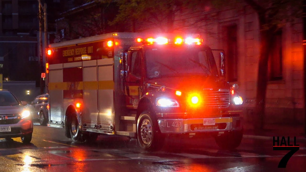 Toronto Fire Services - Rescue 423, Chief 42, & AirLight 421 Responding