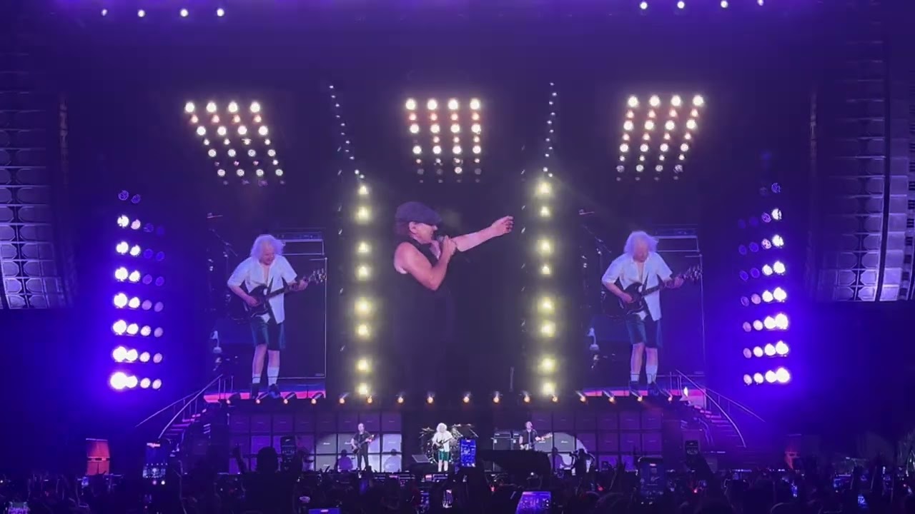 AC/DC - You Shook Me All Night Long - 24/02/2026 - MorumBis 
