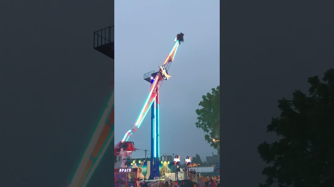 #schausteller #manege  #funfair  #feria #kermis  #kirmes #atrakce #f&ecirc;teforaine #fairground