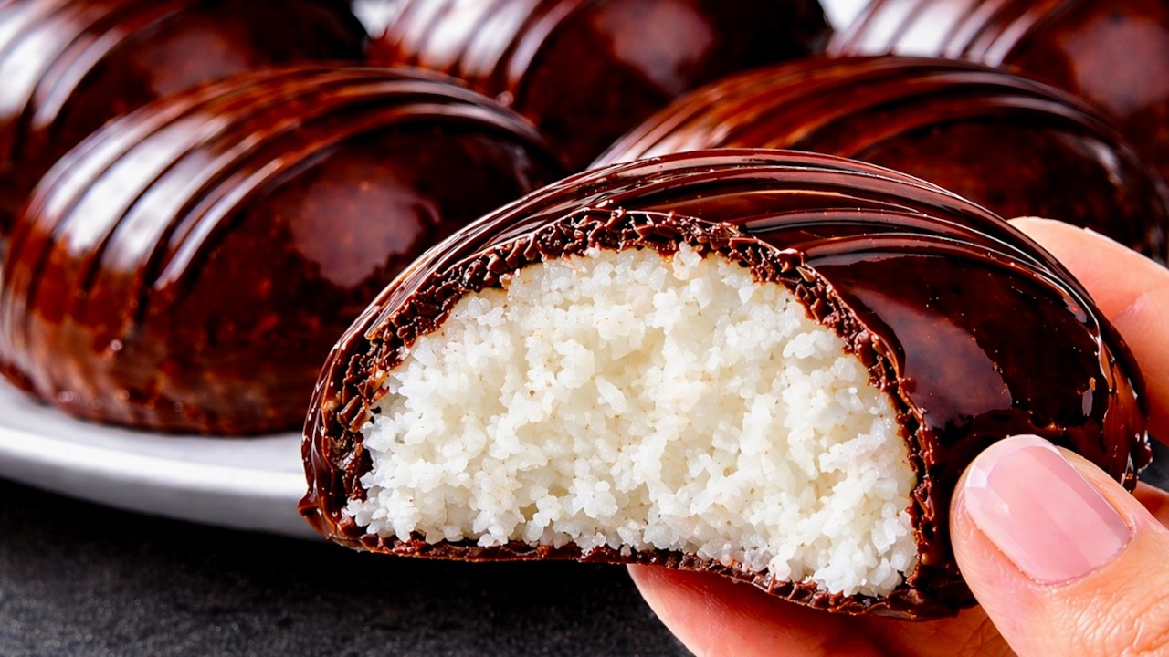 Kein Ofen, kein Mehl, keine Eier! Kokosdessert in nur 5 Minuten, das im Mund schmilzt 😱🥥
