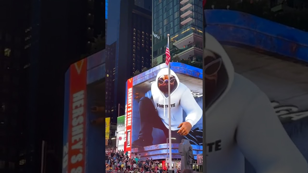 Times Square with the 3D Fortnite Billboard 😳