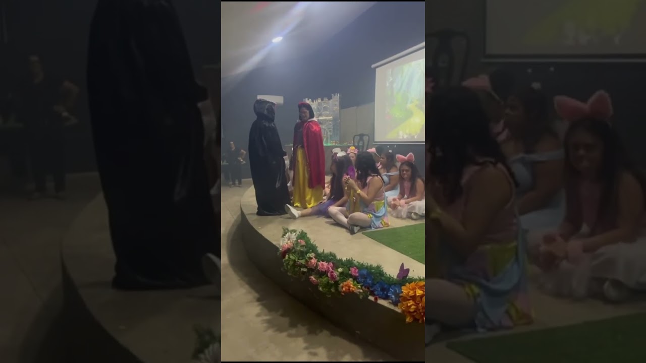 SNOW WHITE AND THE SEVEN DWARFS! MUSICAL DE INCLUSÃO EM INGLÊS.