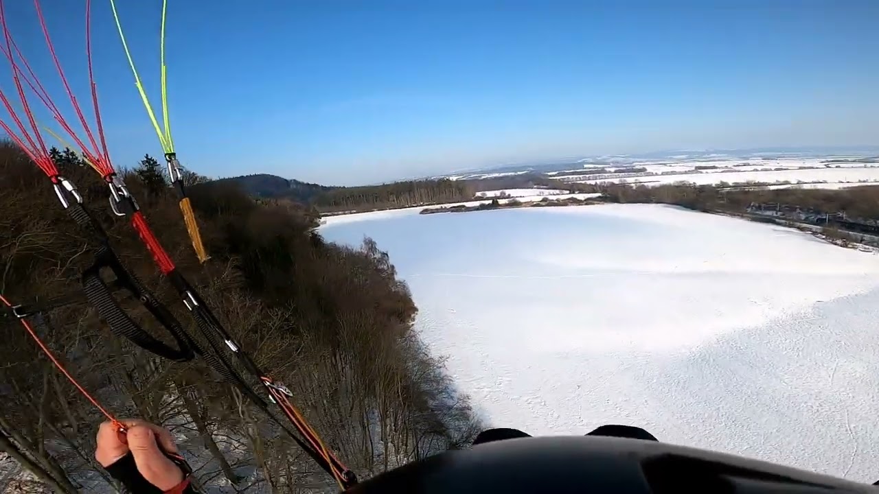 Paragliding - Bezvětří a stejně se to Pluto postaví. Stalo se před 14 ti dny.