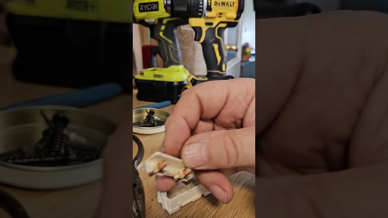 Milwaukee M18FCS66-0 Trigger/Switch fix part1 
