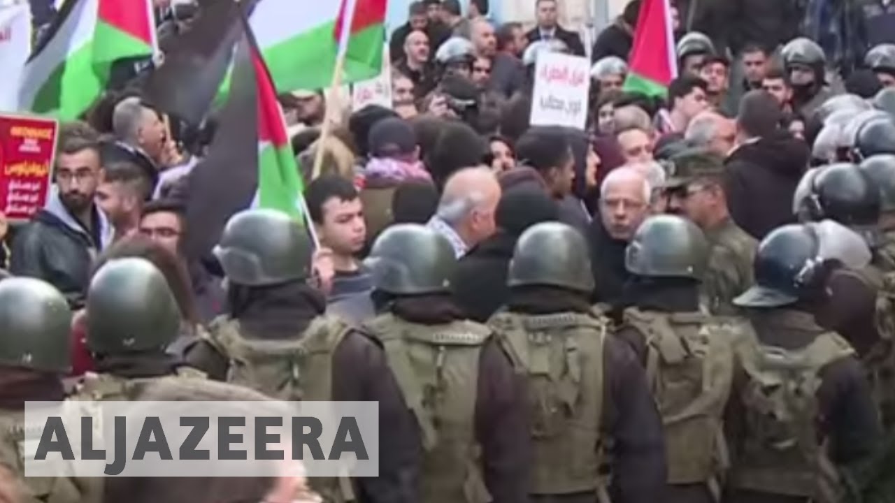 Palestinians mark Orthodox Christmas amid protests over land deals 🇵🇸