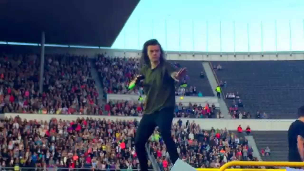 One Direction - Stockholm Syndrome live HD - Helsinki - 27-6-15