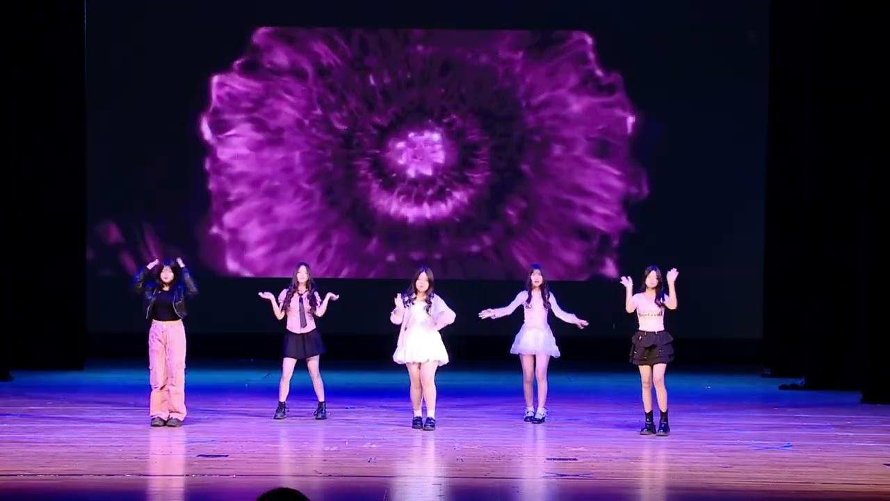 . TimesCity《Pink Venom》      酷飒登场，不解释！TimesCity校区七年级舞蹈展现青春态度。🕶️