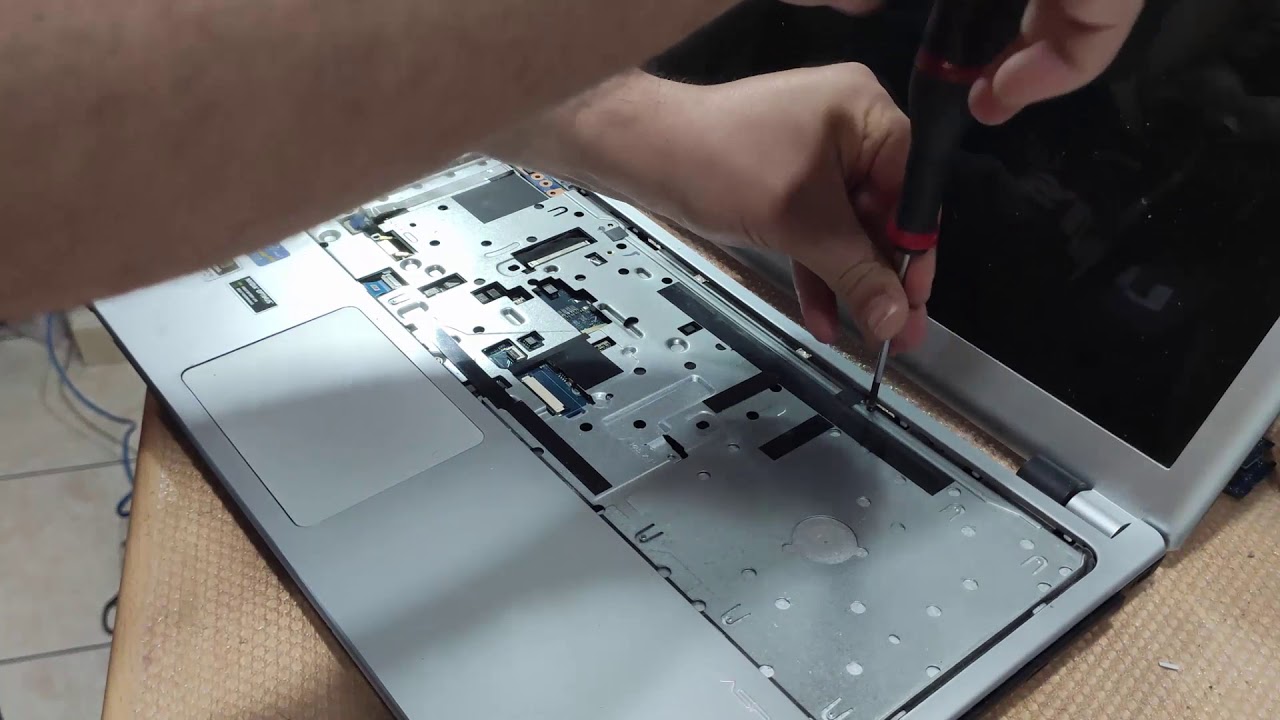 disassembly/smontaggio upgrade ram, ssd acer aspire v5