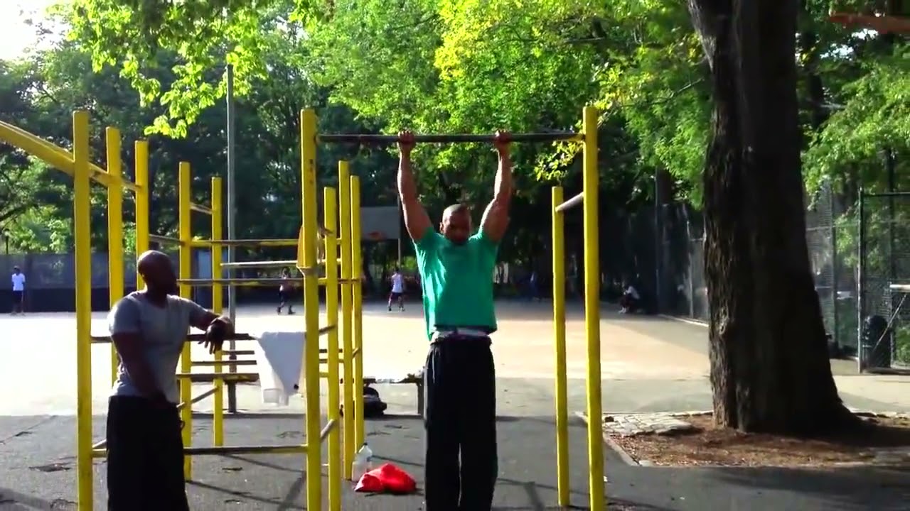 20 CLEAN MUSCLE UPS (ZEF ZAKAVELI)