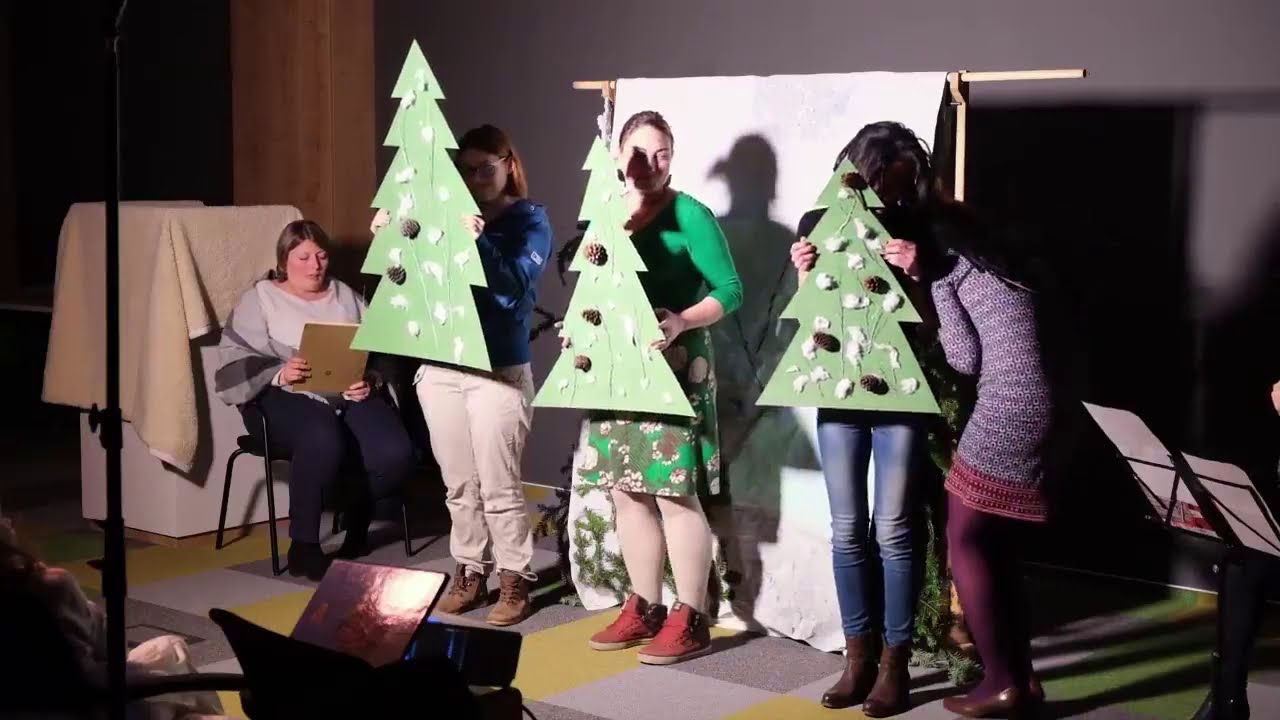 A három fenyőfa - Performed by the parents of Mikó Kindergarten