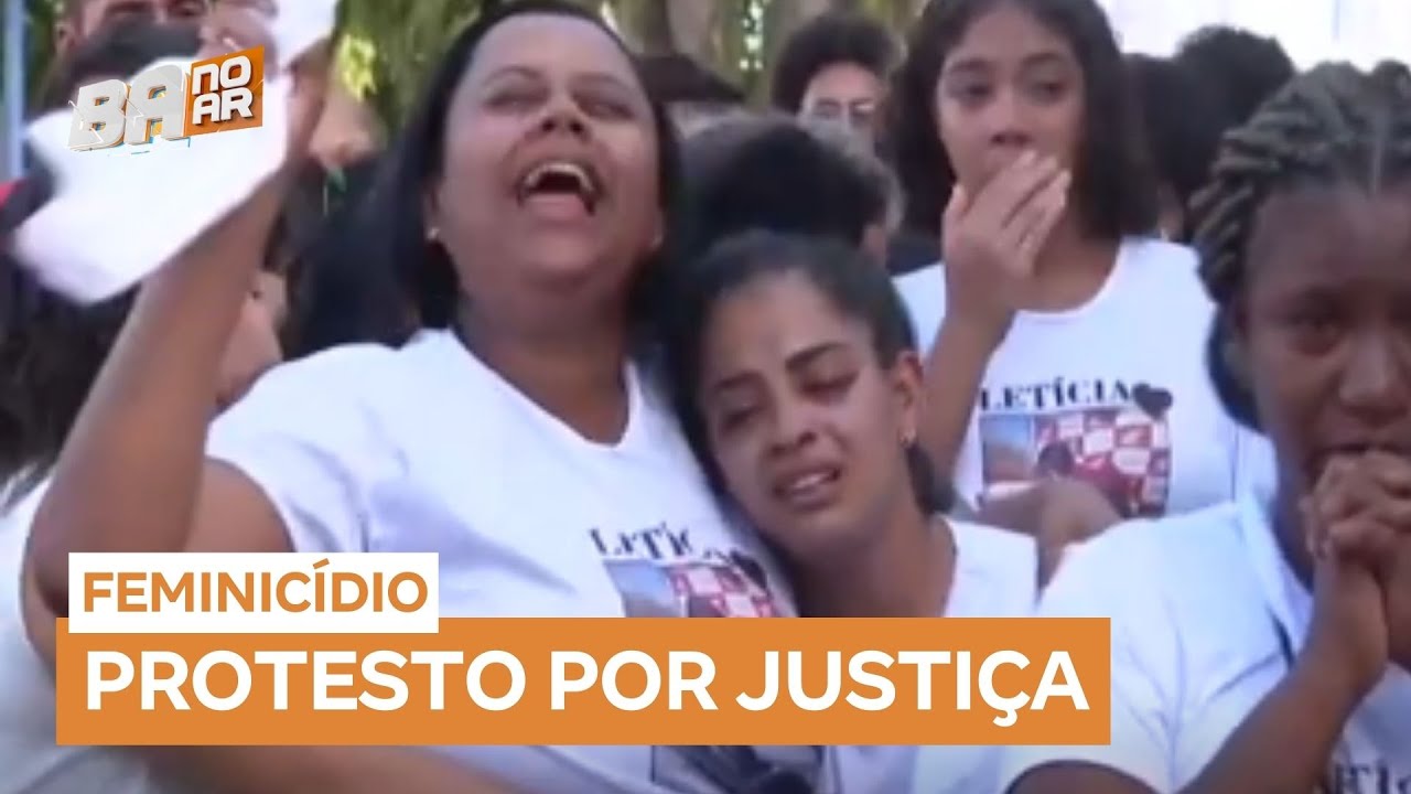 Mulher morta a facadas pelo companheiro é sepultada e família protesta por justiça em Salvador (BA)