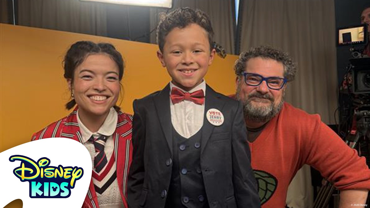 Mini Mayor Jerry Interviews the Cast of Hoppers 🦫🦎 | @disneykids