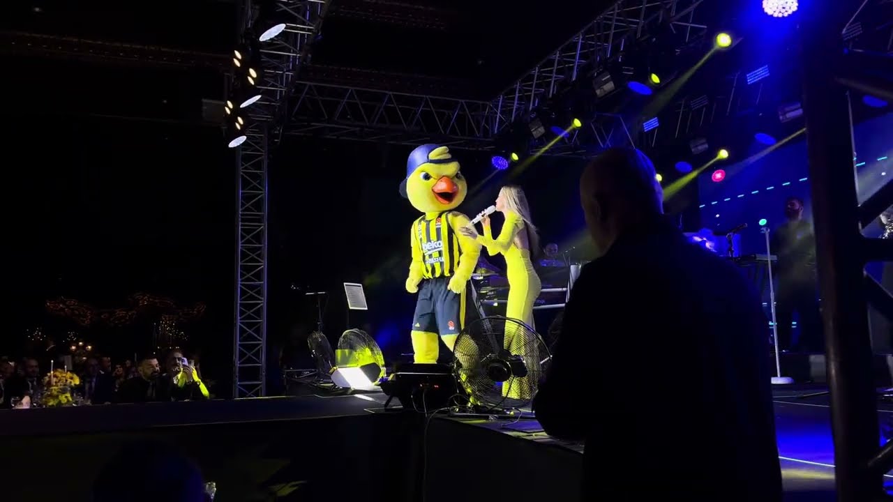 Derya Uluğ - Tavukları Pişirmişem ( Fenerbahçe )