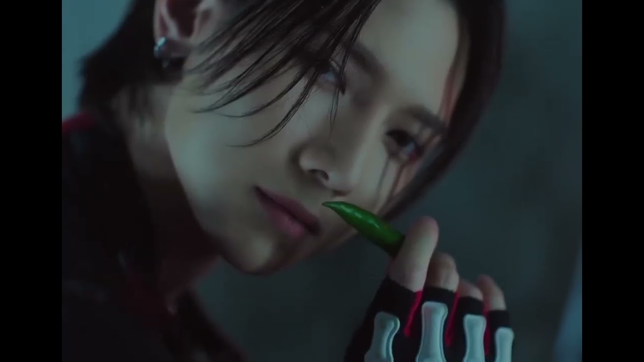 [REVERSED] ATEEZ(에이티즈) - 'BOUNCY (K-HOT CHILLI PEPPERS)'