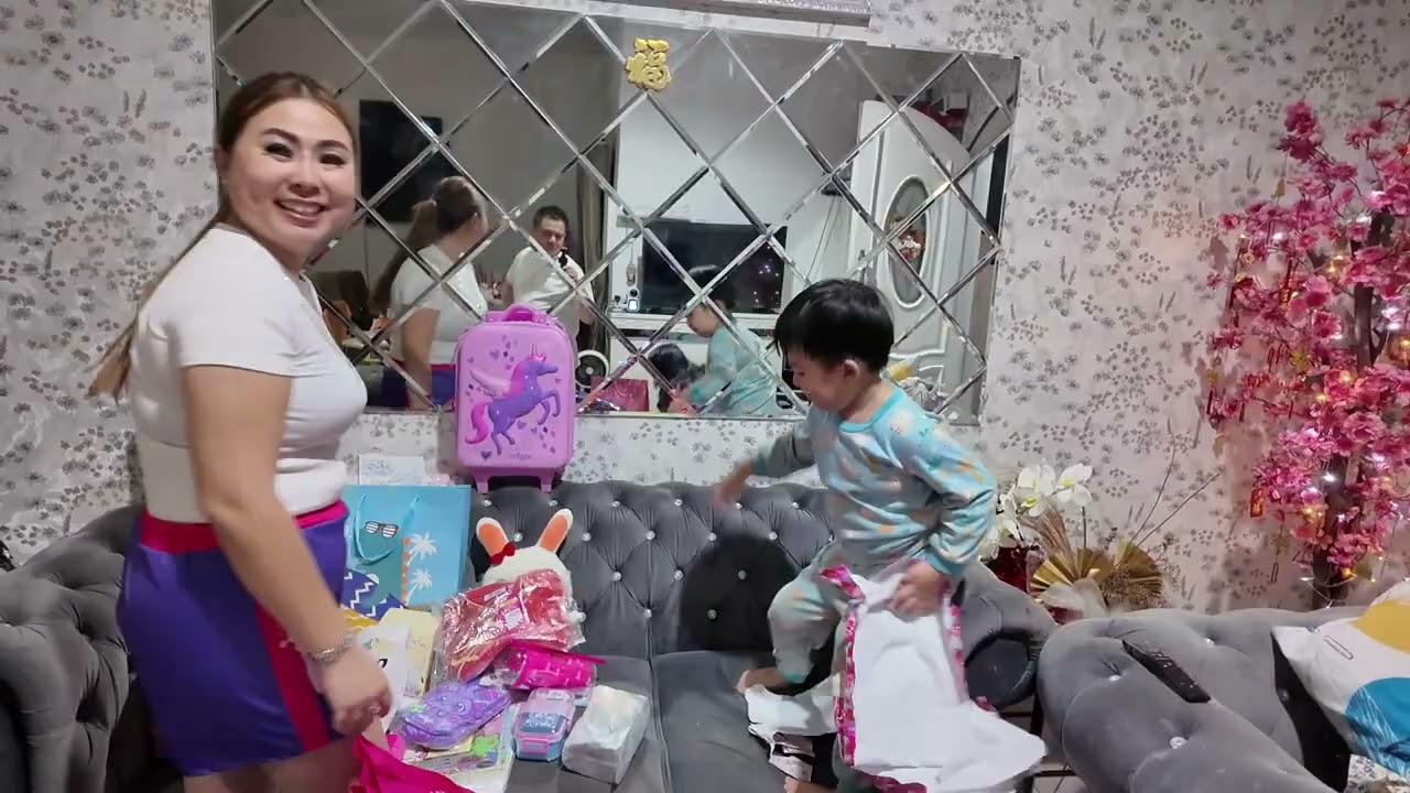Unboxing Hadiah Ulang Tahun Zeline Graciella Ruby Herman yg ke 7