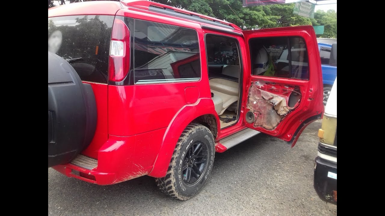 Doortrim dan doorlock Ford Everest