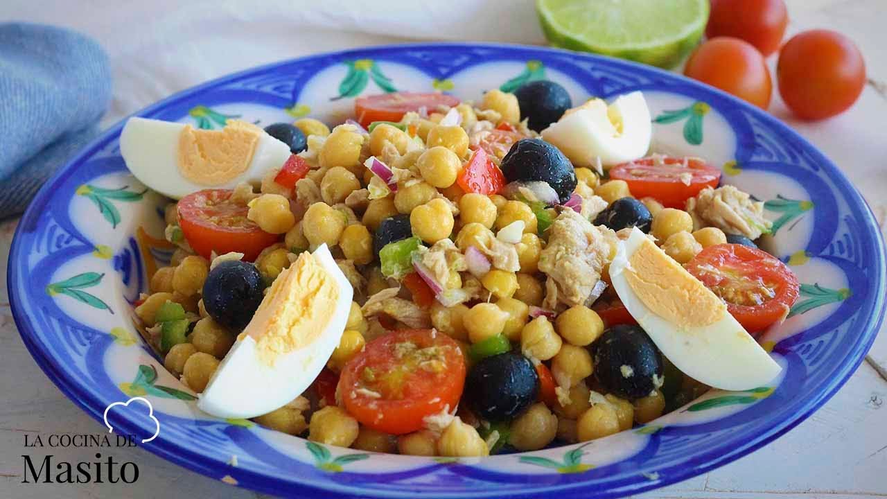 Ensalada de garbanzos cocidos, mas rápida es imposible.