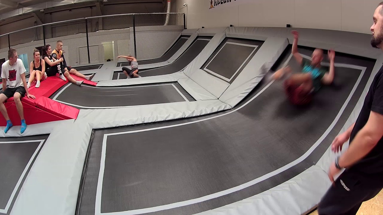 Spotkanie szkoleniowe w  Parku Trampolin Jump Heaven