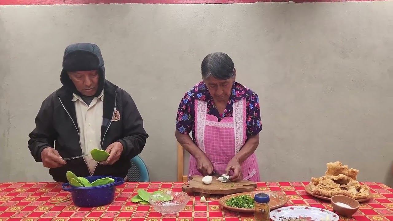 ✅️😃En nuestra nueva cocina preparo una rica salsa de chicharrón 