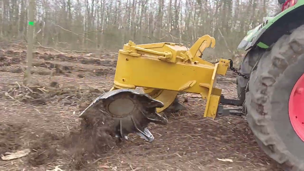 Fendt mit Tts ger&auml;t, Forstpflug, Streifenpflug, Forstmulcher, Fl&auml;chenvorbereitung, Scheibenpflug,