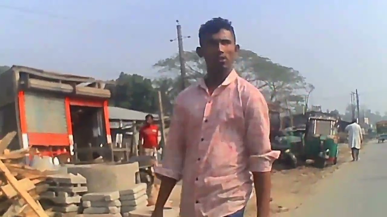 সোনাইমুড়ি টু রামগঞ্জ 4লেনের কাজের জন্য  দুই পাসের দোকান নিজ দায়িত্বে খোলার দৃশ্য দারন করলাম