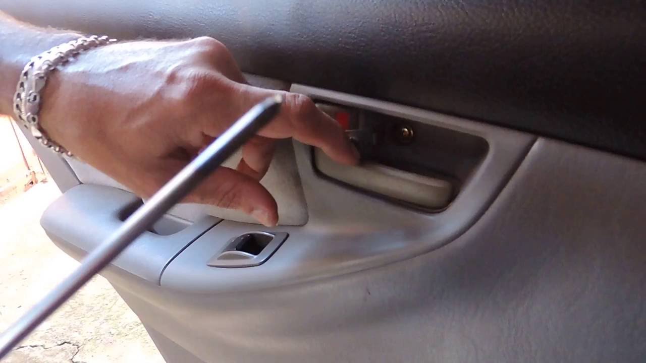 como remover forro porta traseira  corolla  2004 xei