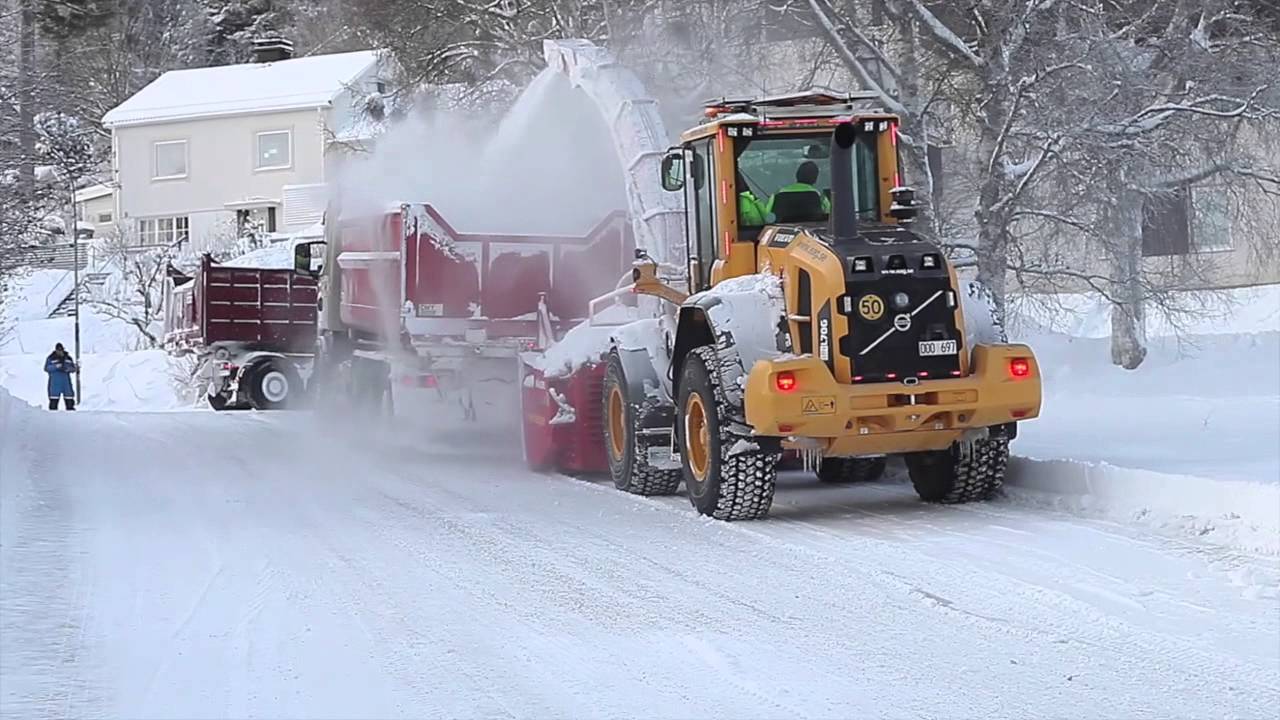 M&auml;hlers Snow loader on Volvo wheel loader L70G