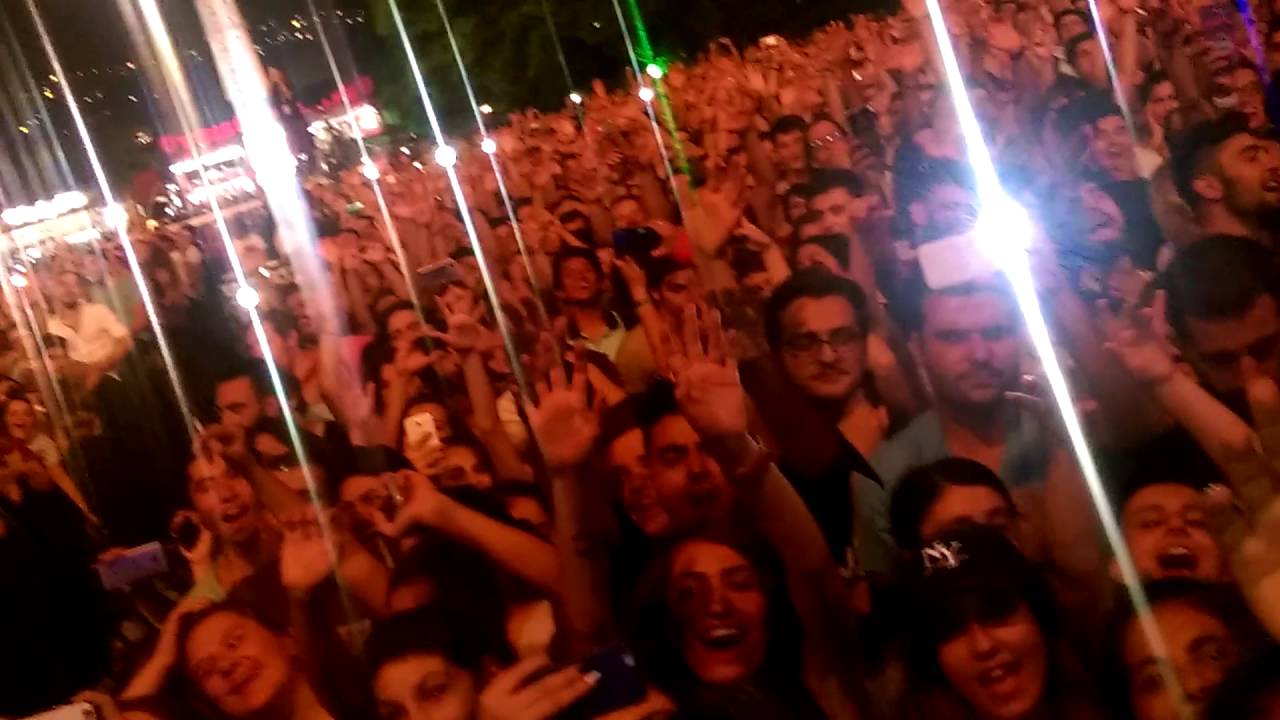 Duman-Ah Bir Ataş Ver & İstanbul (28.08.2016/85. İzmir Enternasyonel Fuarı)
