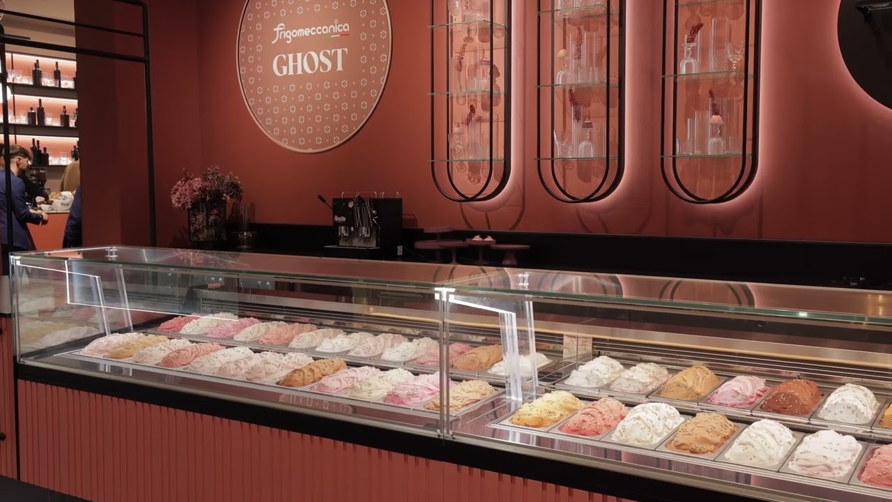 Ghost: la nuova generazione di vetrine professionali per gelateria e pasticceria 