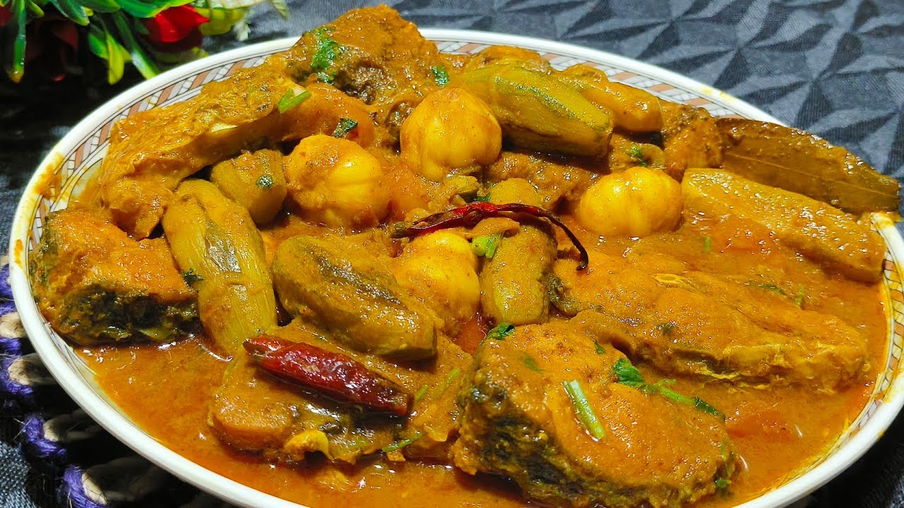 গোটা রসুন ও পটল দিয়ে রুই মাছের রসা খেয়ে দেখুন গরম ভাতে জাস্ট জমে যাবে||potol diye macher jhol 