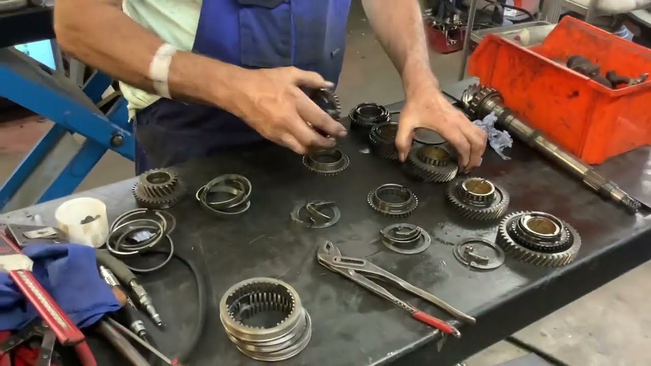 Alfaman Garage - How to overhaul ‘78 Alfetta GTV GearBox on the bench 03
