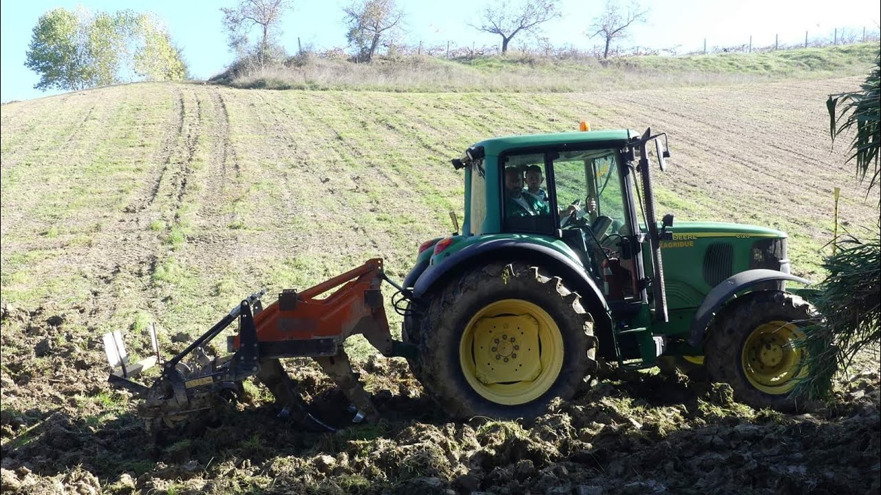 BRUTAL SOUND | JOHN DEERE 6120 + Ripuntatore 5 corpi PEGORARO con rullo ALPEGO | FARINELLI
