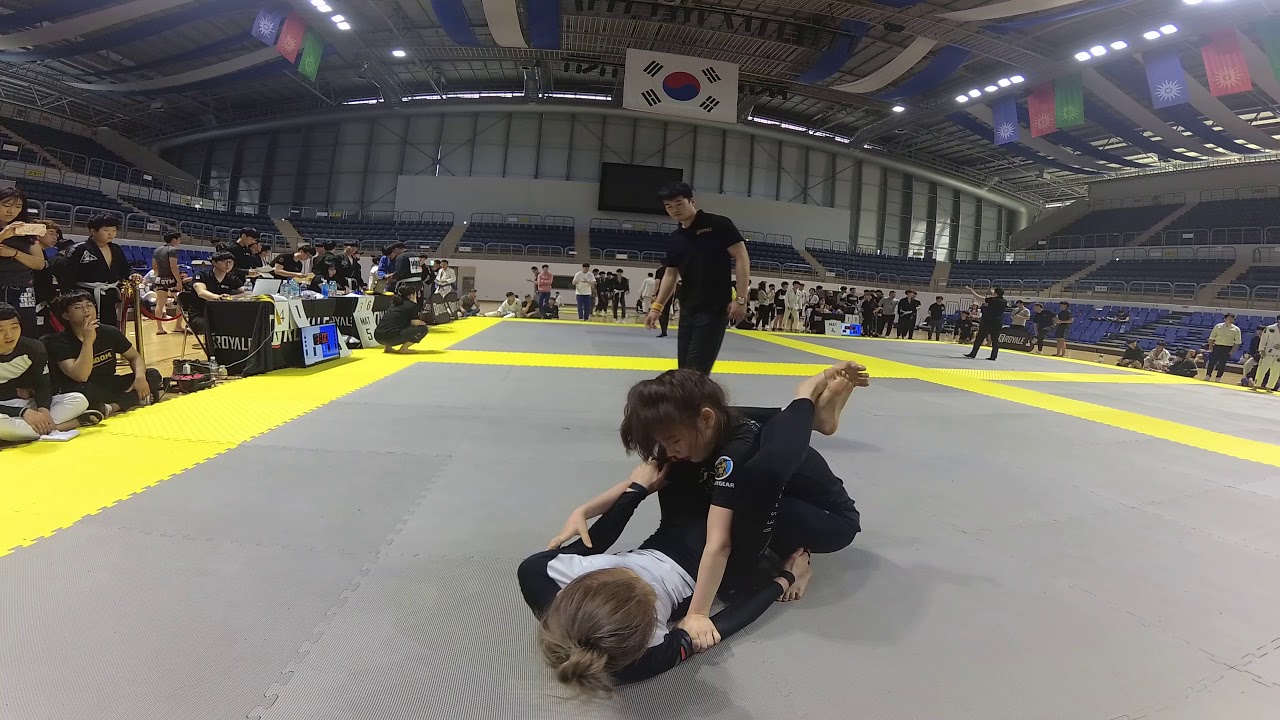 Mat 6 경기 141 신지수 v 김문주 결승전 노기 블루벨트 여성부 -58kg (리그로얄9 부산 주짓수 대회 2019)