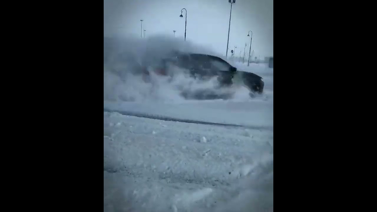 BMW Drifting In a Snow In Mafia Style|#shorts #BMW #trending #viral #drifting #foryou #mafia #reels