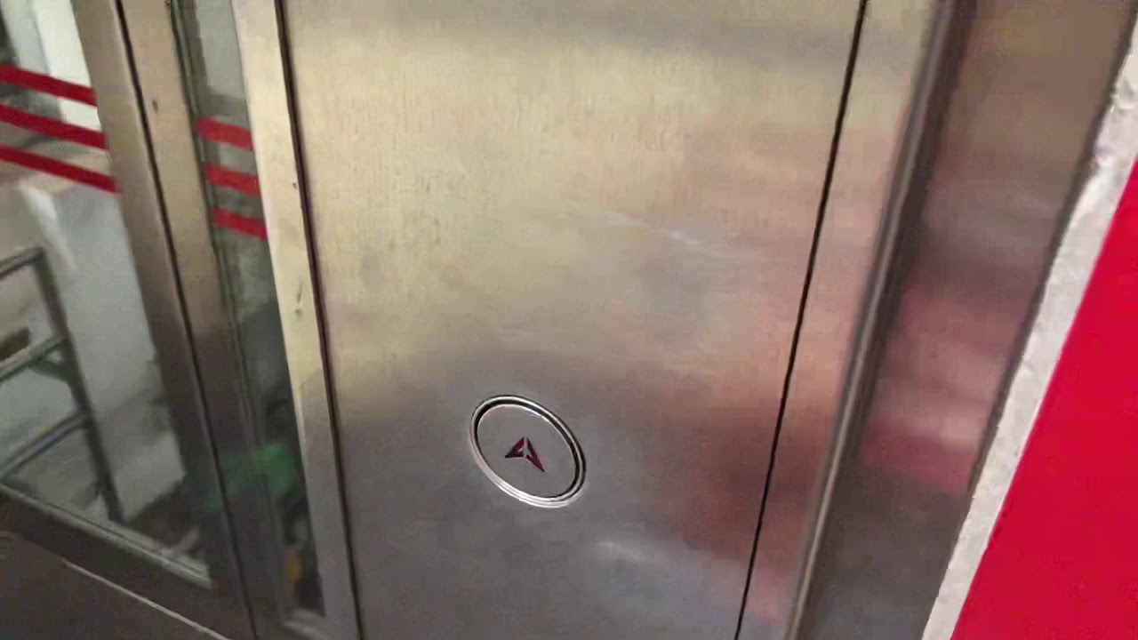Hong Kong Elevator at MTR Station - Sham Shui Po L1 香港地鐵升降機 - 深水埗L1