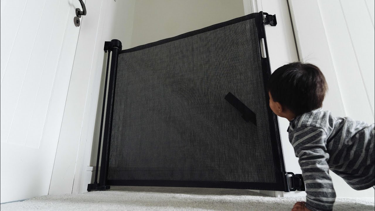 Momcozy Retractable Baby & Pet Gate | Installation