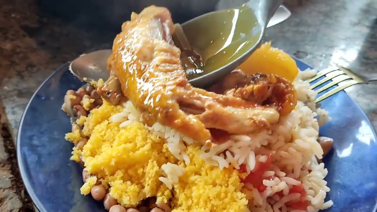 ALMOÇO FEITO NO FOGÃO A LENHA 🪵