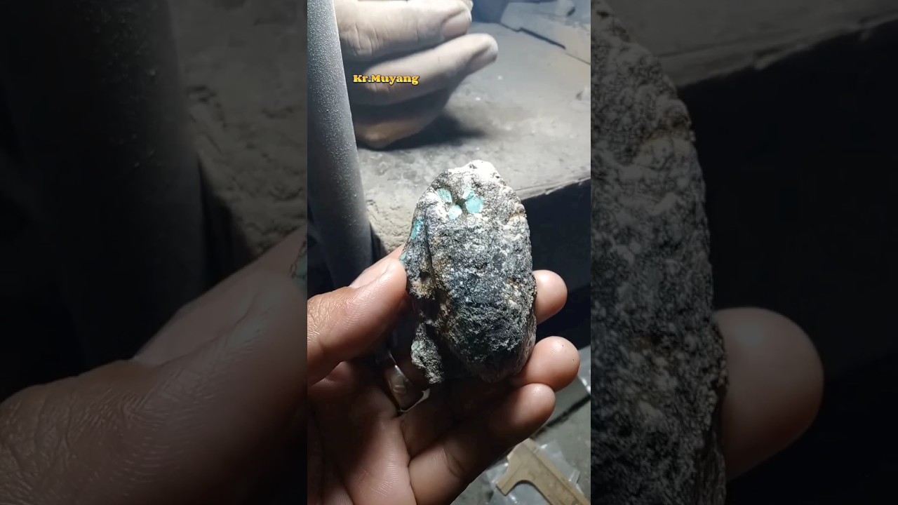 SPECIMEN BATU PIRUS HUBEI KETIKA DIBELAH, HASILNYA SANGAT WOWWW #turquoise #shorts