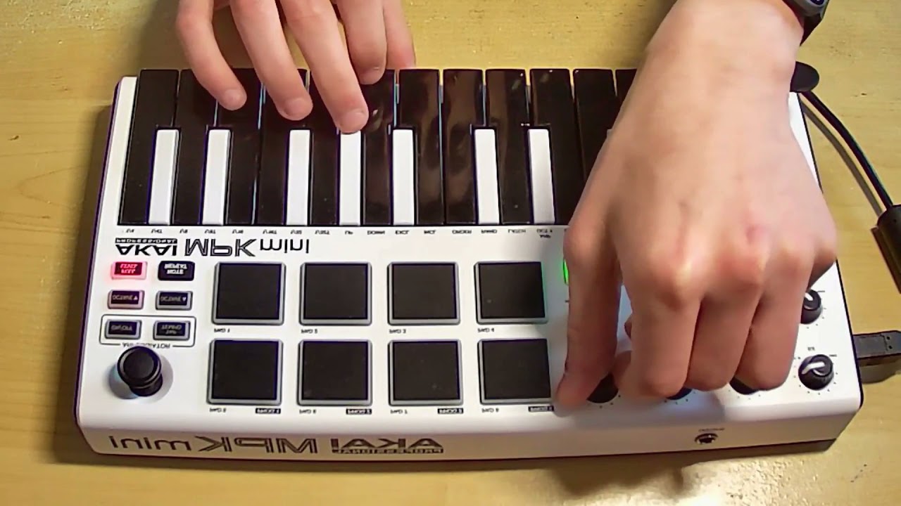 MACKLEMORE & RYAN LEWIS - THRIFT SHOP FEAT. WANZ : (cover-Akai mpk mini )