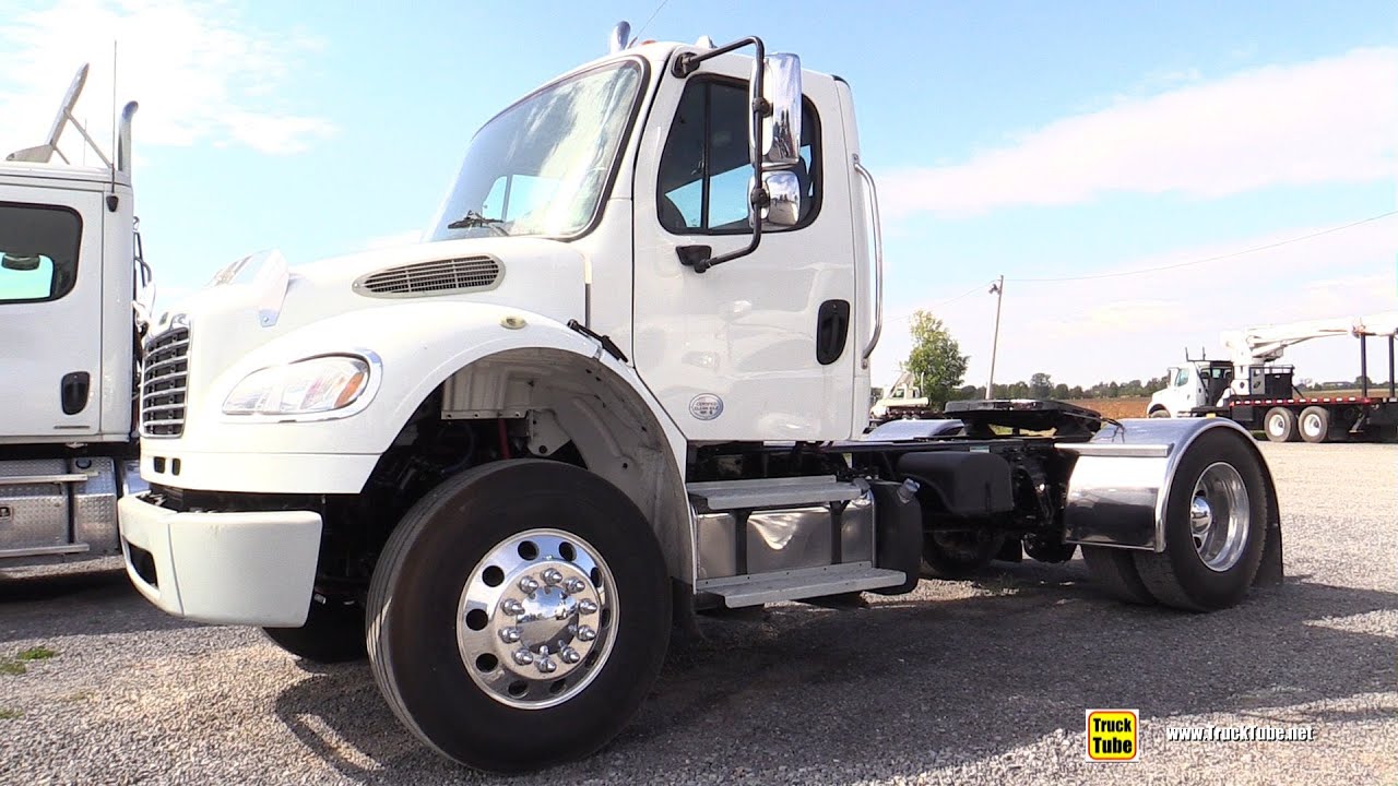 2013 Freightliner M2 106 Day Cab Truck - Exterior Walkaround - Centre Camion Gamache