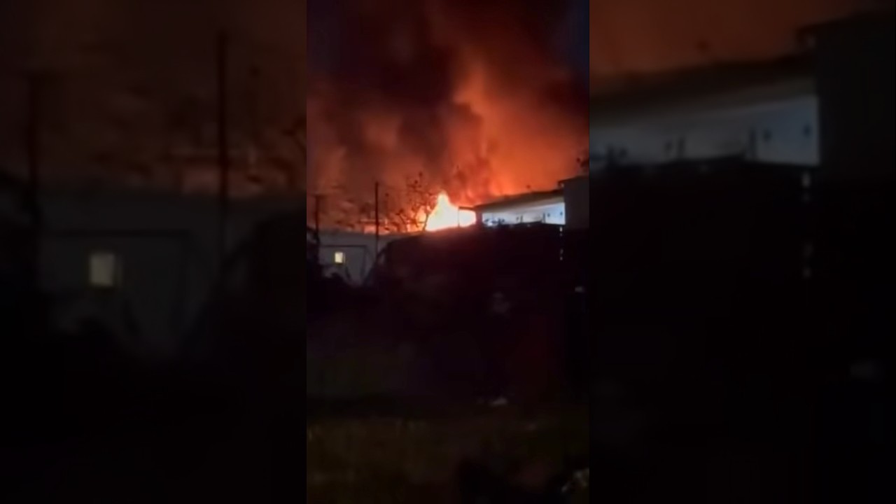 BLISKI WSCH&Oacute;D PŁONIE. Relacja z tygodnia, kt&oacute;ry wstrząsnął światem