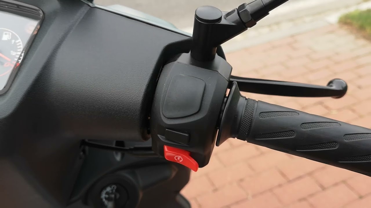 Peugeot Kisbee 50ccm (25km/h) verze bez řidičského oprávnění 