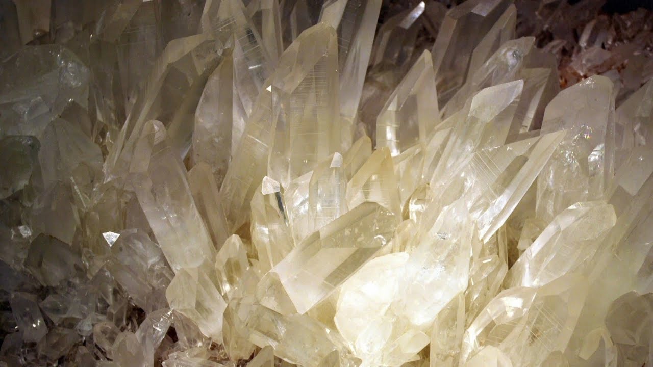 Wie züchtet man Kristalle mit Kaliumaluminiumsulfat. #Kaliumaluminiumsulfat #Kristalle