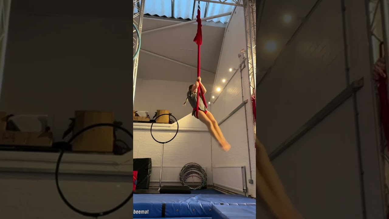 backdrop to catch💕 #aerial #aerialist #sling #aerialsling